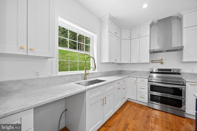 16088 DEER PARK DR, Dumfries, VA 22025