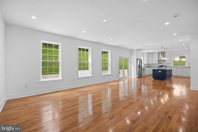 16088 DEER PARK DR, Dumfries, VA 22025