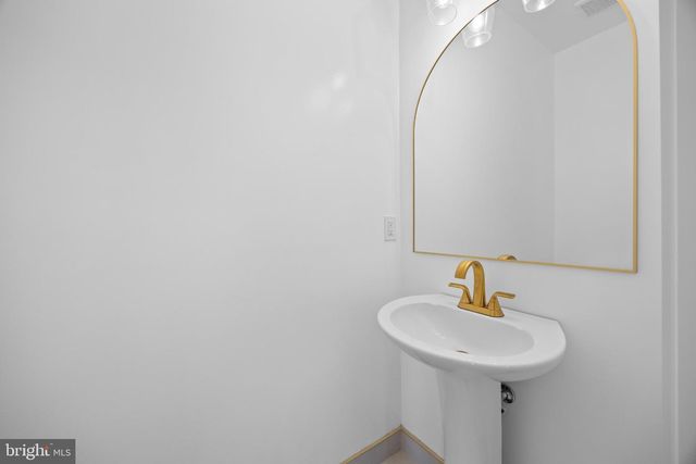 16088 DEER PARK DR, Dumfries, VA 22025
