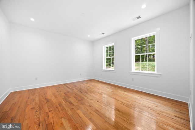 16088 DEER PARK DR, Dumfries, VA 22025