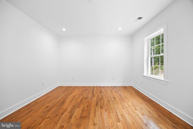 16088 DEER PARK DR, Dumfries, VA 22025