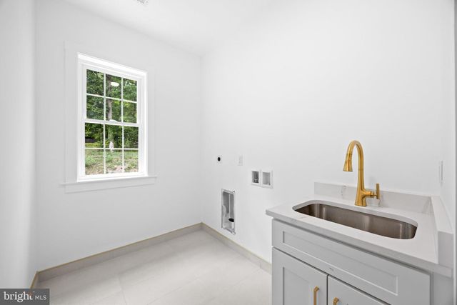 16088 DEER PARK DR, Dumfries, VA 22025