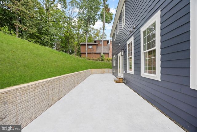 16088 DEER PARK DR, Dumfries, VA 22025