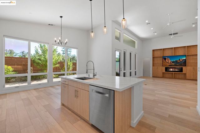 18870 Old Bridge Rd, Jamestown, CA 95327