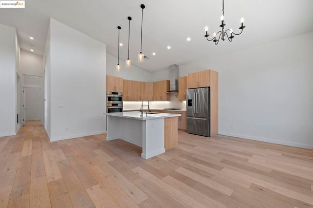 18870 Old Bridge Rd, Jamestown, CA 95327