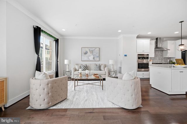 2874 LOWEN RD, Alexandria, VA 22303