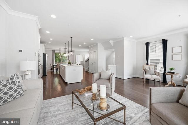 2874 LOWEN RD, Alexandria, VA 22303