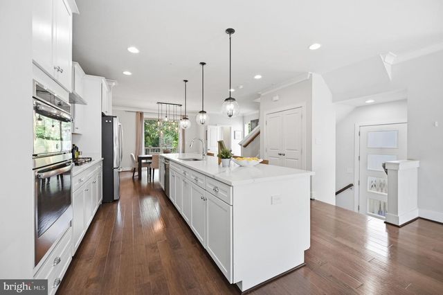 2874 LOWEN RD, Alexandria, VA 22303