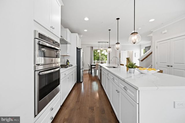 2874 LOWEN RD, Alexandria, VA 22303