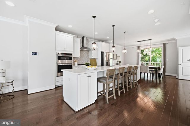 2874 LOWEN RD, Alexandria, VA 22303
