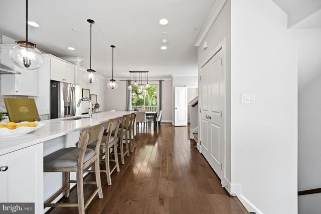 2874 LOWEN RD, Alexandria, VA 22303