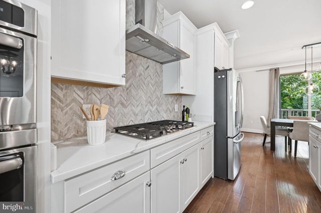 2874 LOWEN RD, Alexandria, VA 22303