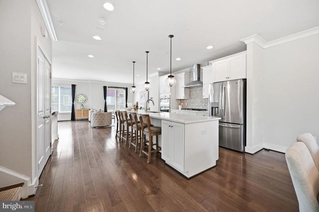 2874 LOWEN RD, Alexandria, VA 22303