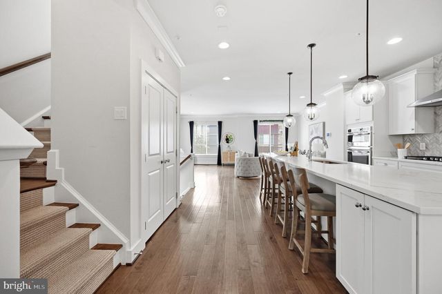 2874 LOWEN RD, Alexandria, VA 22303