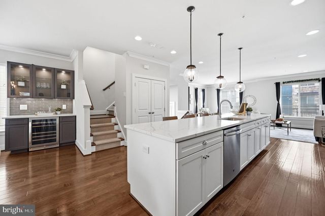 2874 LOWEN RD, Alexandria, VA 22303
