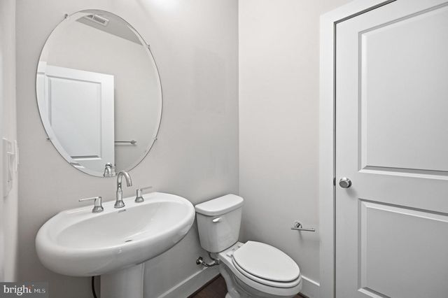 2874 LOWEN RD, Alexandria, VA 22303