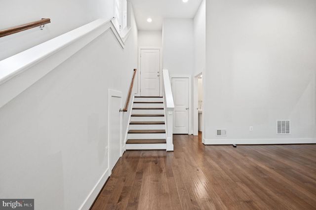 2874 LOWEN RD, Alexandria, VA 22303