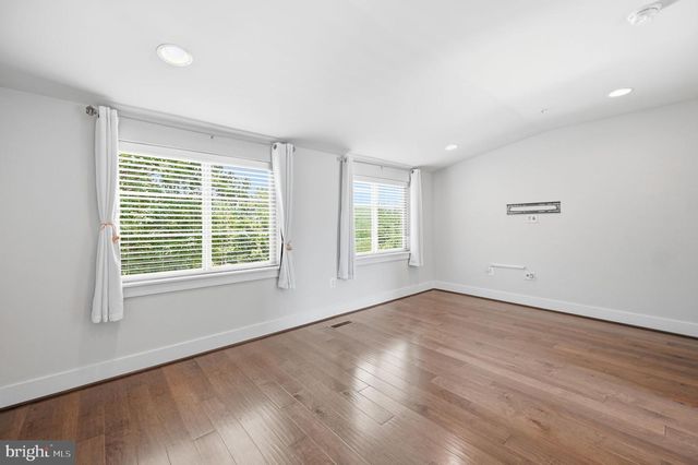 2874 LOWEN RD, Alexandria, VA 22303