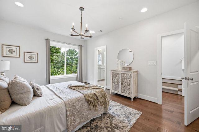 2874 LOWEN RD, Alexandria, VA 22303