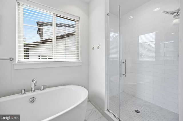 2874 LOWEN RD, Alexandria, VA 22303