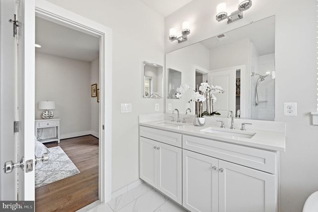 2874 LOWEN RD, Alexandria, VA 22303