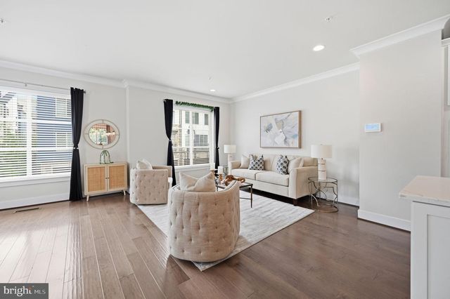 2874 LOWEN RD, Alexandria, VA 22303
