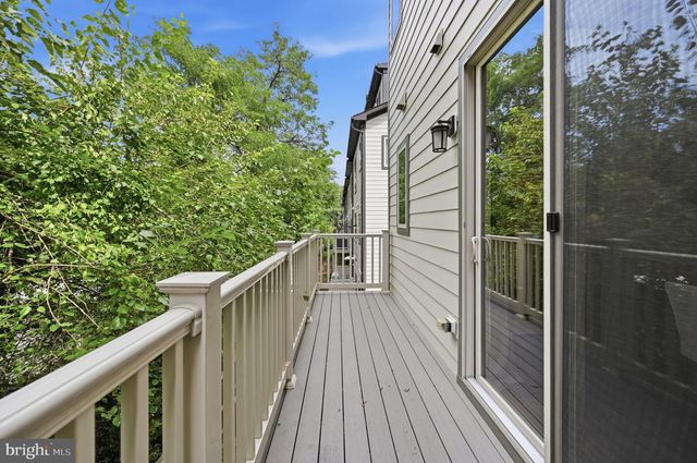 2874 LOWEN RD, Alexandria, VA 22303