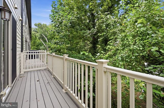 2874 LOWEN RD, Alexandria, VA 22303