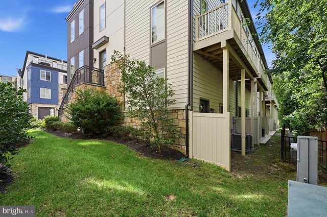 2874 LOWEN RD, Alexandria, VA 22303