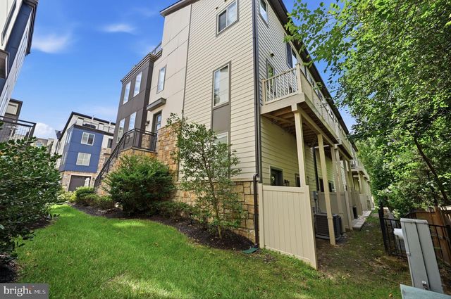 2874 LOWEN RD, Alexandria, VA 22303
