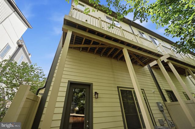 2874 LOWEN RD, Alexandria, VA 22303
