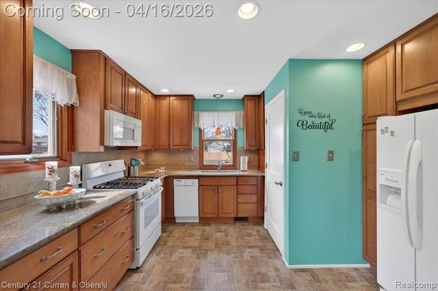 649 Phillips Avenue, Clawson, MI 48017