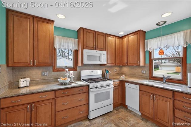 649 Phillips Avenue, Clawson, MI 48017