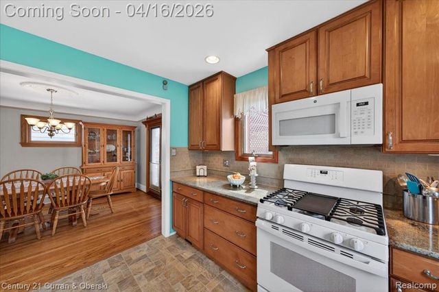 649 Phillips Avenue, Clawson, MI 48017