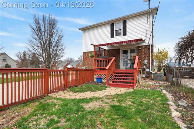 649 Phillips Avenue, Clawson, MI 48017