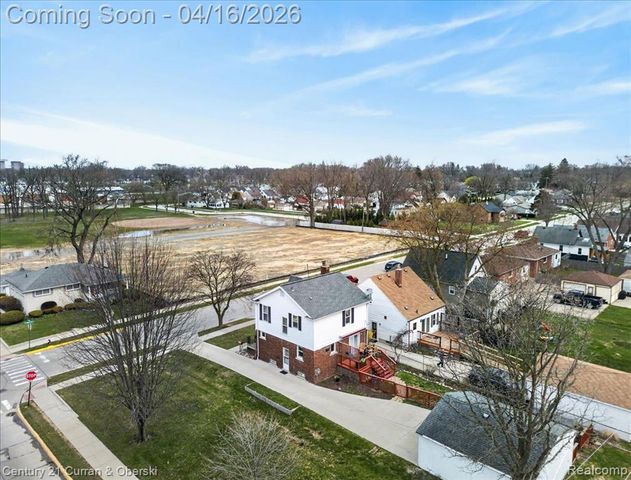 649 Phillips Avenue, Clawson, MI 48017