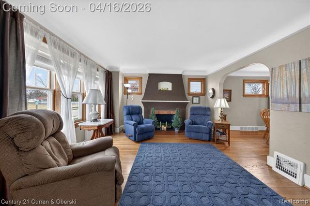 649 Phillips Avenue, Clawson, MI 48017