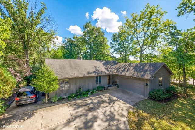 34017 N Lakeside Drive, Grayslake, IL 60030
