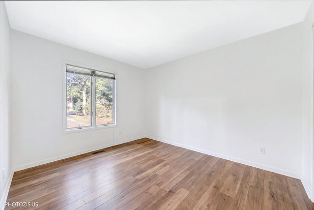 34017 N Lakeside Drive, Grayslake, IL 60030