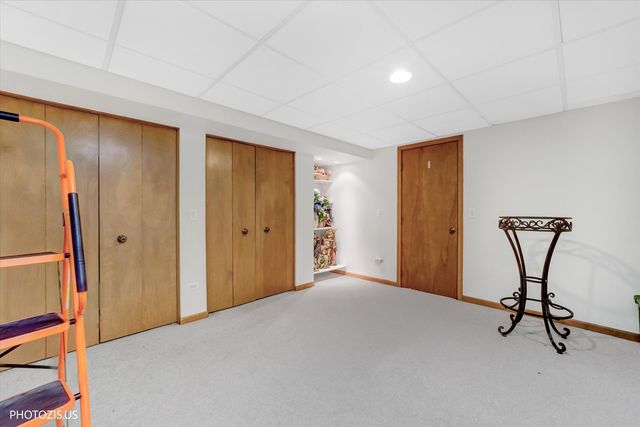 34017 N Lakeside Drive, Grayslake, IL 60030