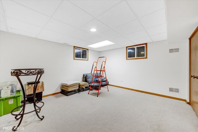 34017 N Lakeside Drive, Grayslake, IL 60030