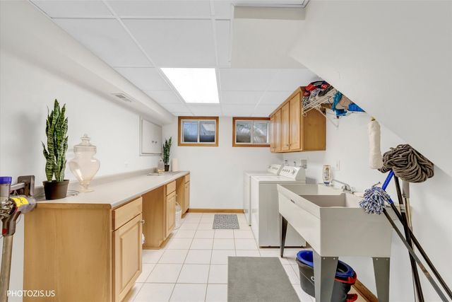 34017 N Lakeside Drive, Grayslake, IL 60030