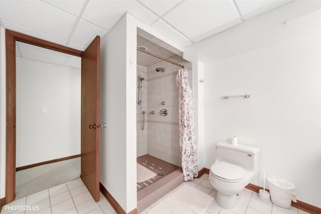 34017 N Lakeside Drive, Grayslake, IL 60030