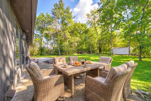 34017 N Lakeside Drive, Grayslake, IL 60030