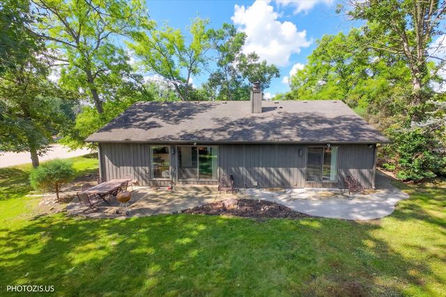 34017 N Lakeside Drive, Grayslake, IL 60030