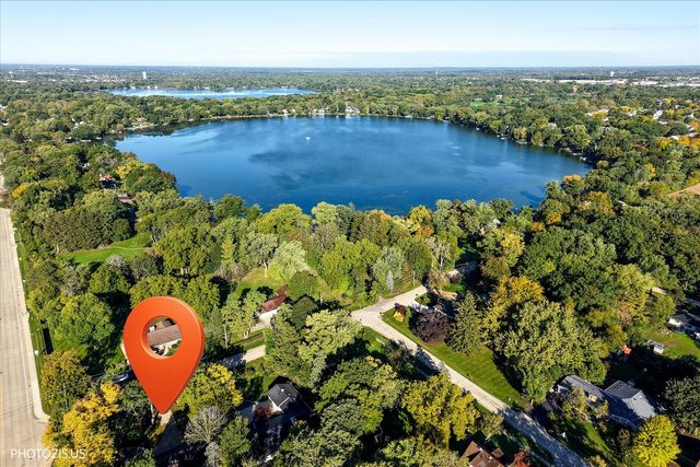34017 N Lakeside Drive, Grayslake, IL 60030