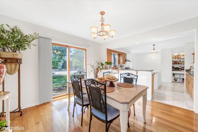 34017 N Lakeside Drive, Grayslake, IL 60030