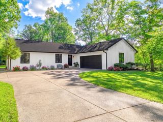 34017 N Lakeside Drive, Grayslake, IL 60030