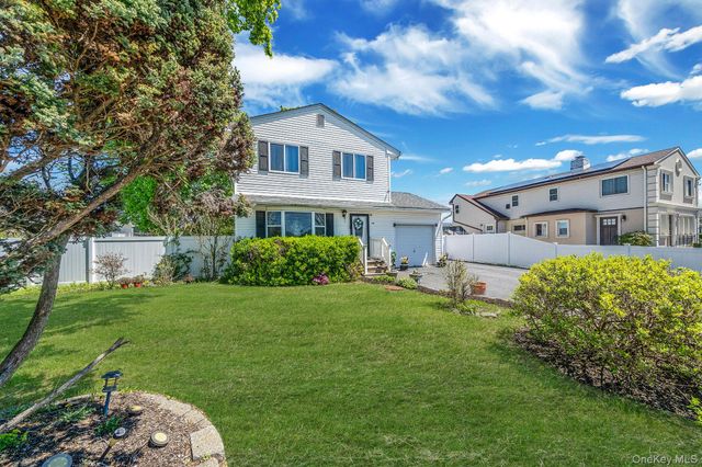 1169 Little East Neck Road, West Babylon, NY 11704