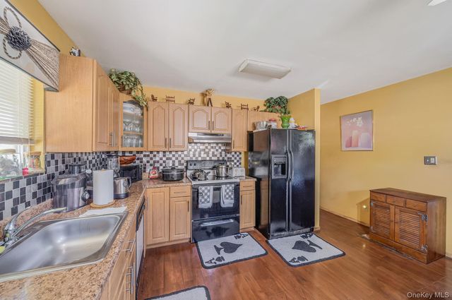 1169 Little East Neck Road, West Babylon, NY 11704